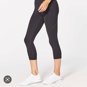 Lululemon Speed Up Crop 21”, Black, Size 10